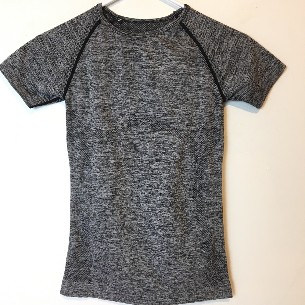 Gymshark Short Sleeve Top Small